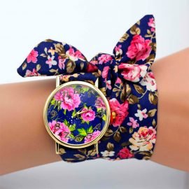 Çiçekli Lacivert Kumaş Saat